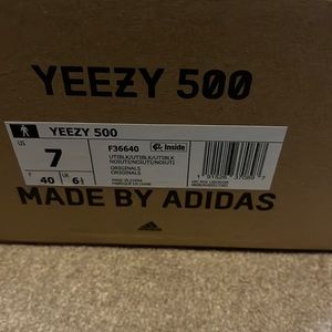Ds yeezy 500 size 7